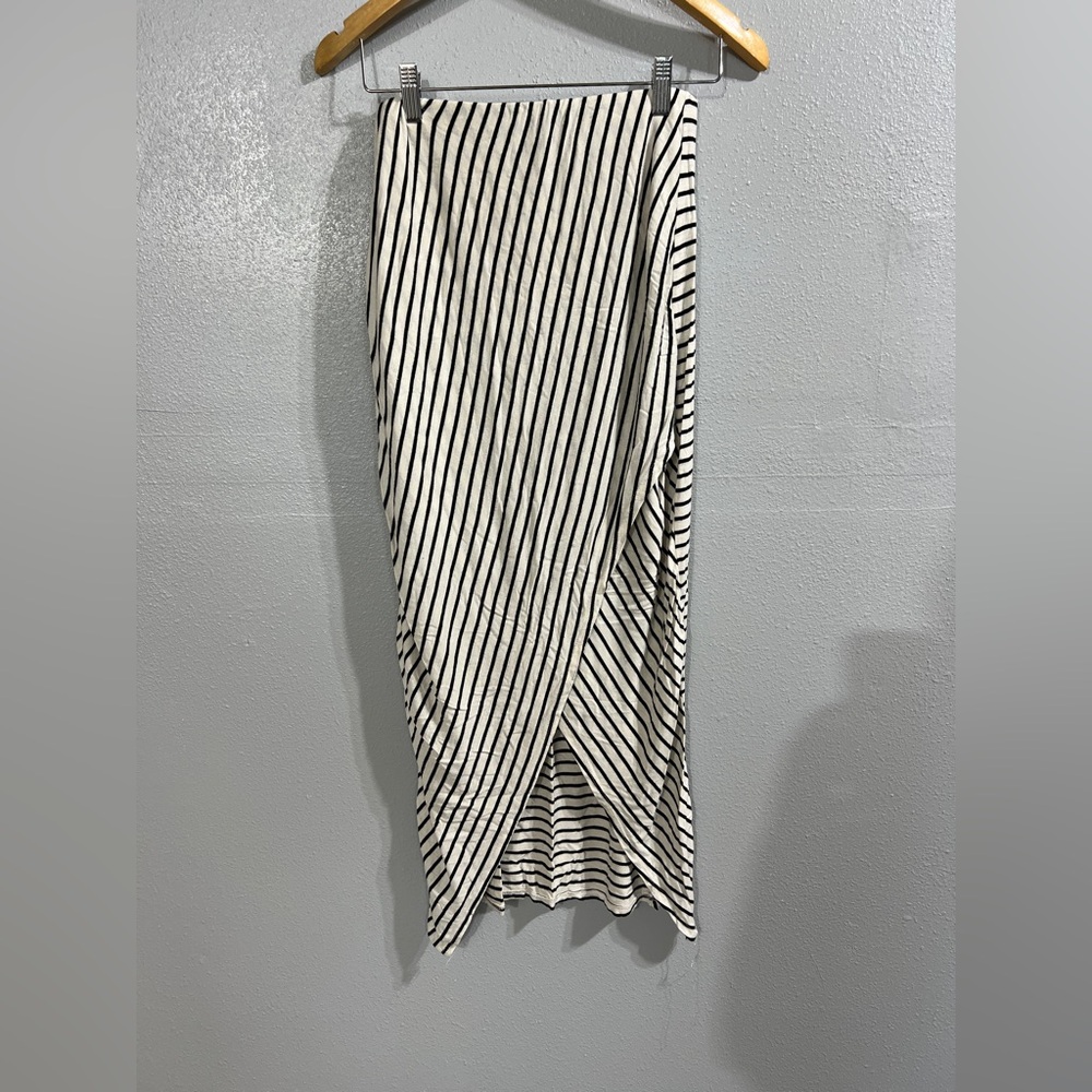 Love Republic Striped Black and White Women's Skirt medium maxi y2k